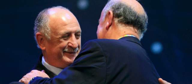 En vez de uno, ¿hay tres grupos de la muerte? | F. Scolari (anfitrión) y Vicente del Bosque (campeón). FOTO REUTERS