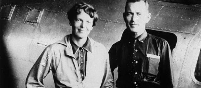 De aviones y famosos desaparecidos en el aire | Amelia Earhart, en 1937, antes de su última aventura. FOTO AP