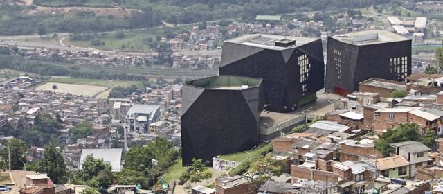 Piden intervención en el parque biblioteca España