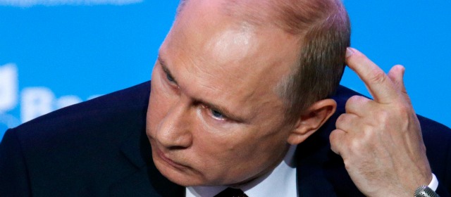 "¿Podremos lograrlo? No puedo estar 100 por ciento seguro de eso", dijo Putin en una reunión con periodistas y expertos rusos. FOTO AP