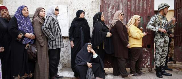 En Egipto ganó el sí en referendo constitucional | Egipcios votaron masivamente en el referendo constitucional.