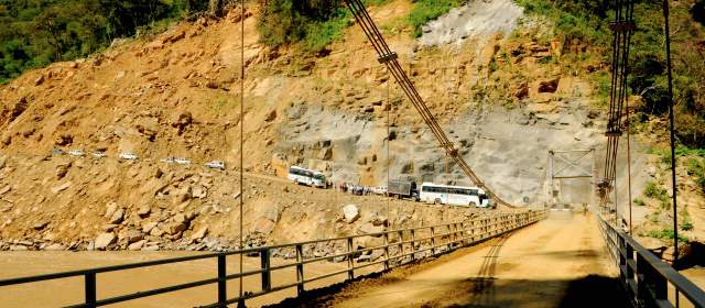 Cuatro propuestas para central Ituango | En este sitio exacto se levantará la presa de Ituango, muro de 225 metros de altura. FOTO CORTESIA