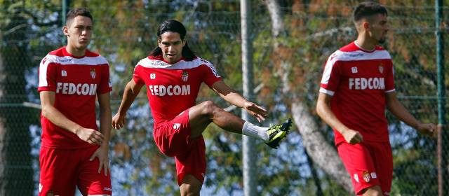Cara a cara Falcao-Ibrahimovic en juego más esperado en Francia | Práctica sabatina del Mónaco, antes de enfrentar al PSG. FOTO REUTERS