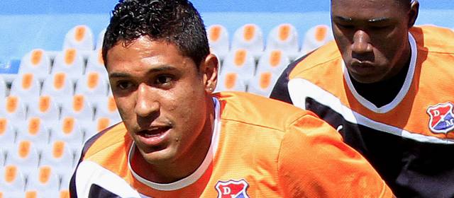 Junior mide el progreso escarlata | Hernán Pertuz, zaguero barranquillero al servicio del DIM. FOTO RÓBINSON SÁENZ
