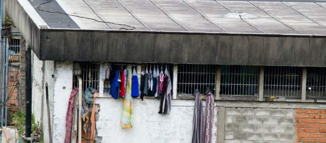 Demolerán patio 5 de cárcel Bellavista | El pabellón 5 tiene grietas que lo pueden hacer colapsar en cualquier momento. FOTO ESTEBAN VANEGAS