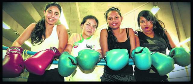 Ellas son las pupilas del profesor Manuel Mendoza, en Itagüí. Allí están en el ensogado Susana Ramírez, María Alejandra Vargas, Valentina Hernández y Angie Milena Melendres. FOTO JAIME PÉREZ