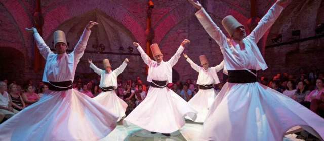 Derviches giróvagos, una mirada a los sufi | Esta danza es una meditación con siglos de tradición. Desde 2005 es Patrimonio Cultural Inmaterial de la Humanidad. FOTO CORTESÍA