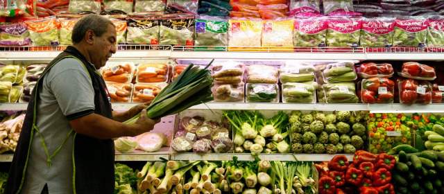 Inflación ahoga a los venezolanos | Los precios de la canasta familiar están disparados por la escasez de productos. FOTO REUTERS