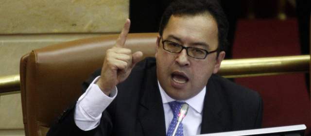 Alfonso Prada renuncia a la presidencia del Partido Verde |