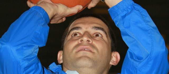 El básquet antioqueño prueba fórmulas para ser más viable | Luis Cuenca lidera el cambio del básquet paisa. FOTO archivo