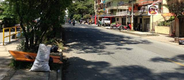 Caminar se hace difícil en los barrios