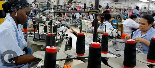 En 1,9% creció producción industrial en V. de Aburrá | La confección en Medellín y el área metropolitana es un sector que aporta en empleo, ocupando personal. FOTO DONALDO ZULUAGA