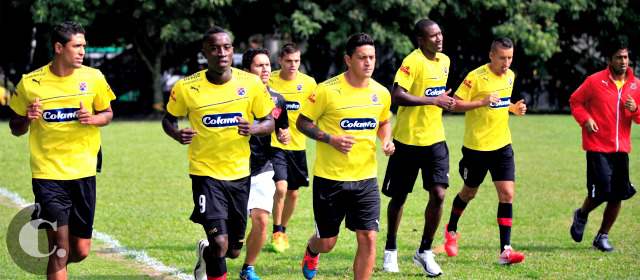 Julián y Daniel se ganaron la titular en el Poderoso | La lucha por un puesto en la nómina titular del Independiente Medellín cada vez es más exigente. FOTO MANUEL SALDARRIAGA