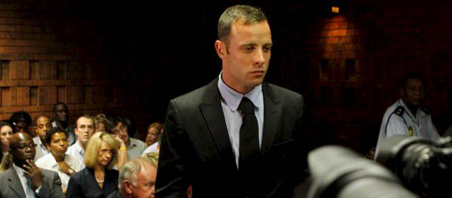 Pistorius seguirá en la cárcel y hallan testosterona y agujas en su casa | FOTO REUTERS