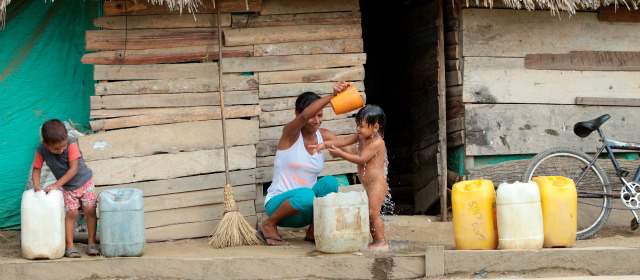 El agua que brotó en Tierralta | Pese a las necesidades, la comunidad mejoró con los pozos de agua potable. FOTO HERNÁN VANEGAS