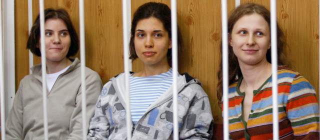 La iglesia en Rusia perdonó y pidió clemencia por la banda de punk Pussy Riot |