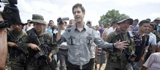 "Yo no necesitaba esta experiencia para conocer bien el conflicto colombiano": Roméo Langlois | AP | Roméo Langlois dijo que los guerrilleros lo atendieron bien. También dijo que con lo que se pudo le revisaron la herida.