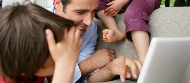 Haga un pacto con sus hijos sobre internet | Compartir tiempo con los más pequeños implica también estar donde ellos están, es decir, en internet FOTO SHUTTERSTOCK
