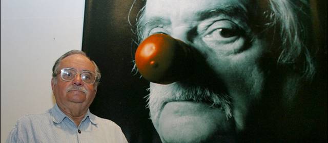 García es el director y fundador del Teatro La Candelaria de Bogotá. | García es el director y fundador del Teatro La Candelaria de Bogotá.