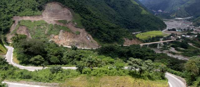 Impacto social de Hidroituango | El Plan Integral contempla la pavimentación del paso puente Pescadero-Ituango y la conexión vial de El Aro con la pretroncal que va de Puerto Valdivia al sitio de presa. Además habrá otras obras de gran impacto social que permitirá a cientos de familias y jóvenes de la región vivir un futuro más esperanzador. FOTO DONALDO ZULUAGA