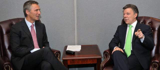 Presidente Santos agradeció al Gobierno de Noruega por su apoyo en los diálogos de paz | El presidente Juan Manuel Santos sostuvo una reunión bilateral con el primer ministro de Noruega, Jens Stoltenber. Foto: Colprensa