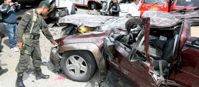 Tragedia en San José del Nus | En el accidente murieron Blanca Elena Builes (65 años); Roberto Javier Carrillo Araújo (arquitecto, 39 años); Richard Stephen Charles (arquitecto chileno, 65 años) y Joan Dimitri Espinosa Cardona, de 31 años. FOTO JUAN ANTONIO SÁNCHEZ