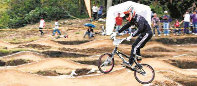 Murió el bicicrosista José Daniel Buitrago, tras recibir bala perdida |