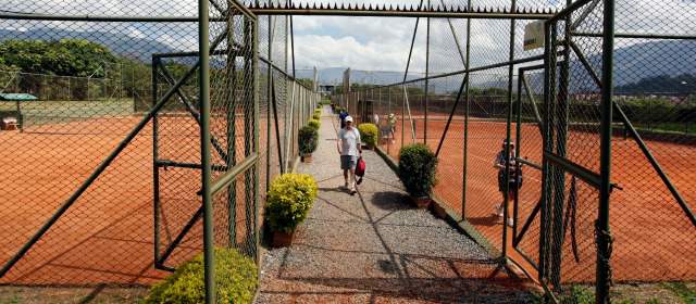 El tenis del Juan Pablo II se irá para Vaso de Leche | Las seis canchas de tenis del Parque Juan Pablo II se trasladarán para el sector de Vaso de Leche. FOTOS JUAN A SÁNCHEZ-JAIME PÉREZ
