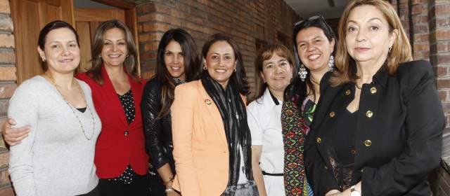 Conforman comité político de mujeres que apoya a Santos |