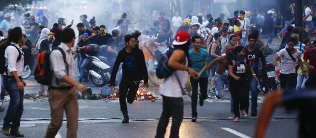 Tres muertos, 66 heridos graves y 69 detenidos en marchas en Venezuela |
