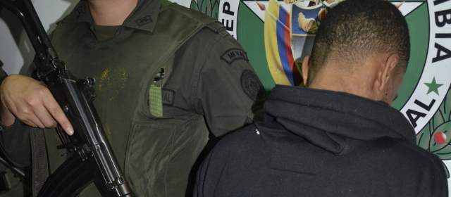 Capturan a "el Negro Palomeque" uno de los más buscados de la comuna 8 |