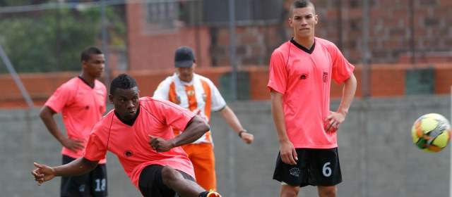 Sin Néider, Envigado buscará puntos en Pasto | Carlos Preciado (foto) y Hernán Pereyra, los que remplazan a Néider Morantes. FOTO HERNÁN VANEGAS