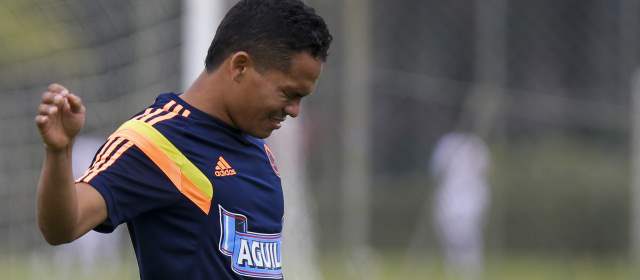 Carlos Bacca salió con molestias del entrenamiento de Colombia |