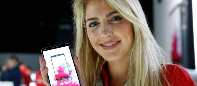 LG presenta su nuevo teléfono G3 para competir con sus rivales | FOTO AP