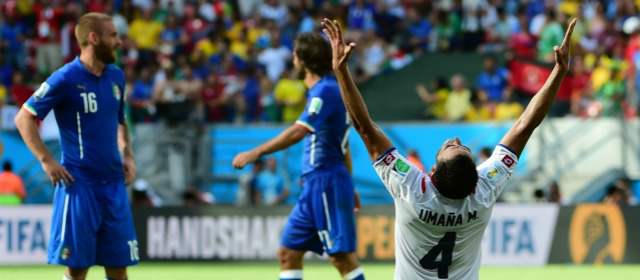 Chicos dañaron las pollas: este Mundial está loco | Los ticos celebraron; los italianos se entristecieron. FOTO AFP