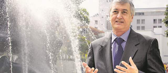Las Américas consiguió socio para construir megaclínica en Envigado | El economista Eduardo Vargas Martínez es el gerente de la Promotora Médica Las Américas hace 19 años. FOTO JULIO CESAR HERRERA