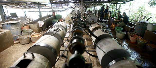 Eliminar el uso de mercurio es meta de la minería en Antioquia | Imagen de entable minero para la extracción de oro en el municipio de San Roque. El procedimiento artesanal, que predomina en la región, se basa en el uso de mercurio. FOTO JULIO CÉSAR HERERA