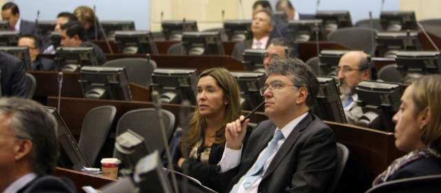 "La venta de Isagen podría aumentar el precio de la energía": Lizcano |