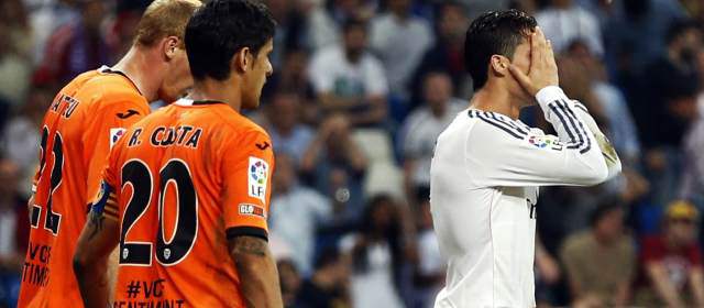 Real Madrid empata y revive al Barcelona en la Liga |