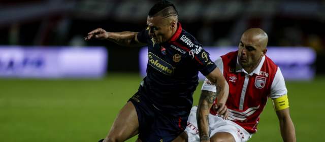 La falta de definición le hizo daño otra vez al DIM | Germán Cano no tuvo fortuna en su regreso a la titular del DIM frente al Santa Fe. FOTO Colprensa