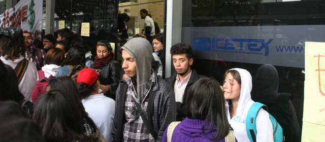 Estudiantes se tomaron el Icetex en Bogotá |