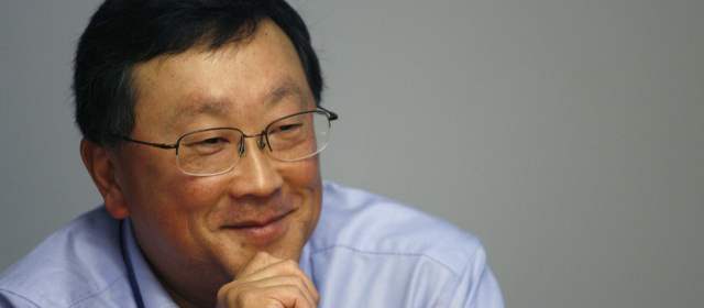 Blackberry anunció que John Chen es el presidente interino de Blackberry, hasta nueva orden. Foto Reuters