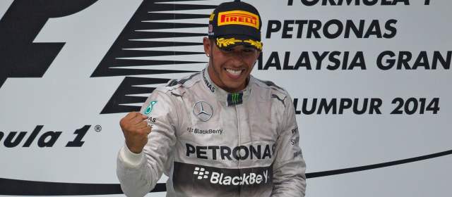Lewis Hamilton puso fin a su sequía al ganar este domingo el Gran Premio de Fórmula Uno en Malasia | FOTO AFP
