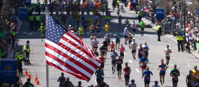 Maratón recordó tragedia en Boston | Nueve mil personas en la maratón de Boston. FOTO Reuters