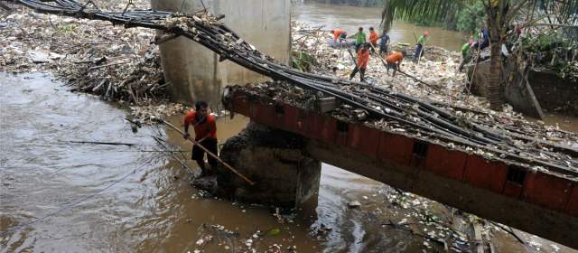 Al menos 23 muertos y 119 mil afectados por inundaciones en Indonesia |