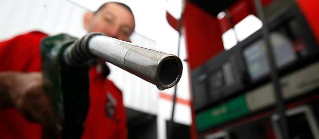 El valor de la gasolina siempre es motivo de polémica, mes a mes, en Colombia. Reducir su precio es una tarea complicada FOTO ARCHIVO