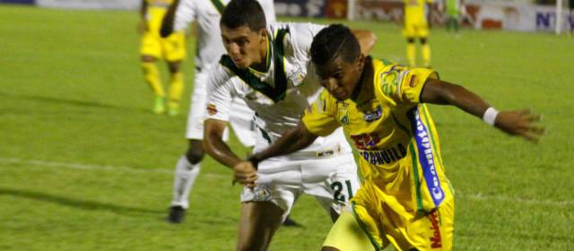 Atlético Huila tocó fondo | El empate 1-1 que sacó el Atlético Huila frente al Quindío, dejó al equipo opita en el último lugar de la tabla de posiciones. FOTO COLPRENSA