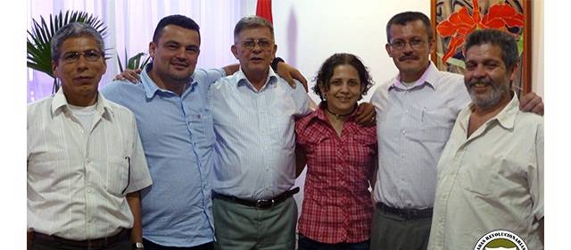 Suspenden órdenes de captura de nuevos negociadores de las Farc |