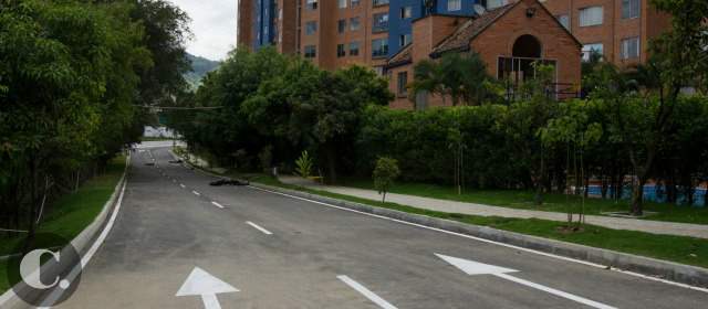 En agosto cobran la valorización | Faltan detalles de iluminación para la entrada en funcionamiento de la lateral norte de la quebrada Zúñiga. FOTO EDWIN BUSTAMANTE