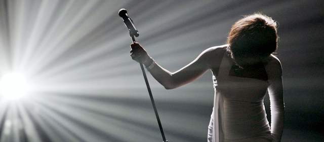 Aunque no estén en persona, millones de admiradores de Whitney Houston en el mundo podrán seguir el sepelio el próximo sábado. | Aunque no estén en persona, millones de admiradores de Whitney Houston en el mundo podrán seguir el sepelio el próximo sábado.